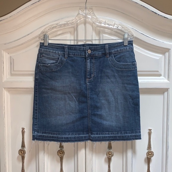 WHBM Jean Skirt distressed with Embroidered Pockets 8 - Picture 2 of 13
